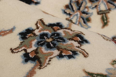 Nain White Hand Knotted 98 X 140  Area Rug 250-21442 Image 4