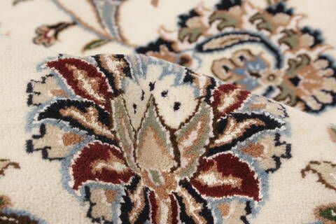 Nain White Hand Knotted 98 X 140  Area Rug 250-21442 Image 6