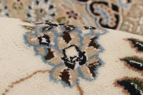 Nain White Hand Knotted 98 X 140  Area Rug 250-21442 Image 9