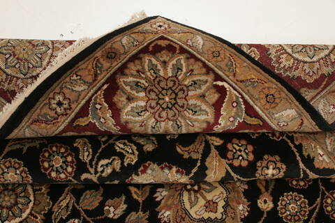 Agra Black Hand Knotted 80 X 102  Area Rug 250-21753 Image 10
