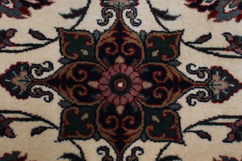 Semnan Beige Hand Knotted 56 X 143  Area Rug 250-22247 Image 15