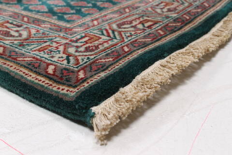 Sanandaj Green Runner Hand Knotted 27 X 1110  Area Rug 250-22757 Image 4