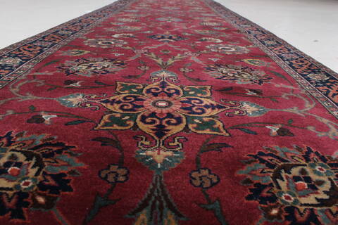 Semnan Red Runner Hand Knotted 28 X 107  Area Rug 250-22924 Image 3