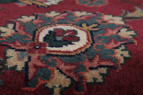 Semnan Red Runner Hand Knotted 28 X 107  Area Rug 250-22924 Image 9