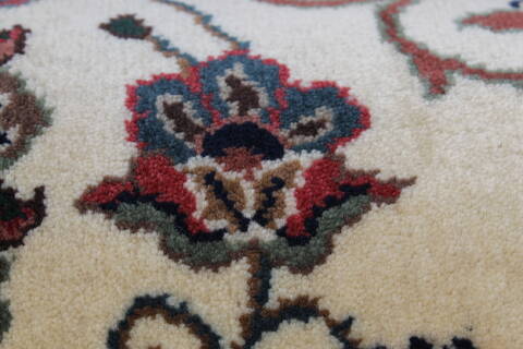 Semnan Beige Runner Hand Knotted 28 X 99  Area Rug 250-22999 Image 6