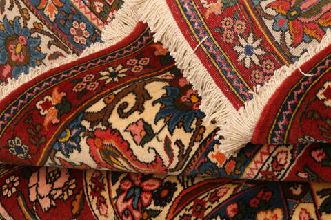 Bakhtiar Red Hand Knotted 68 X 103  Area Rug 100-23061 Image 4