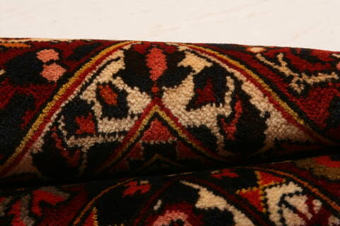 Bakhtiar Red Hand Knotted 69 X 103  Area Rug 100-23104 Image 3