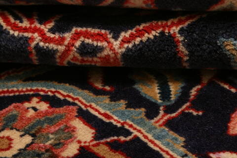 Sarouk Red Hand Knotted 72 X 106  Area Rug 100-23118 Image 3