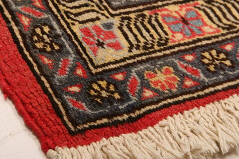 Ardebil Red Hand Knotted 63 X 96  Area Rug 100-23139 Image 9