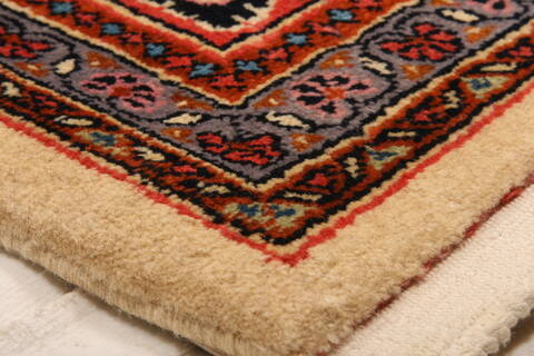 Sarouk Red Hand Knotted 67 X 101  Area Rug 100-23177 Image 1
