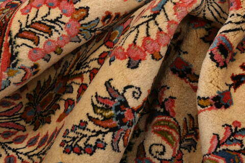 Sarouk Red Hand Knotted 67 X 101  Area Rug 100-23177 Image 3