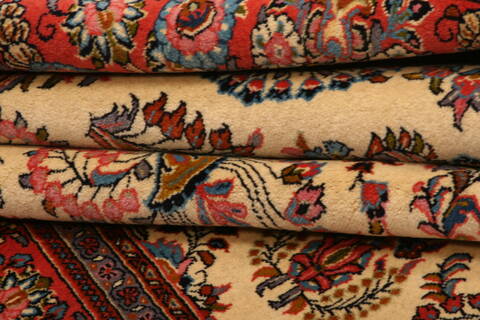 Sarouk Red Hand Knotted 67 X 101  Area Rug 100-23177 Image 7