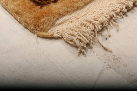 Sarouk Cream Hand Knotted 610 X 105  Area Rug 100-23206 Image 9