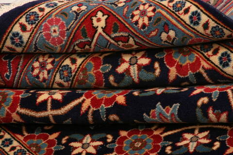 Varamin Red Hand Knotted 65 X 93  Area Rug 100-23210 Image 6