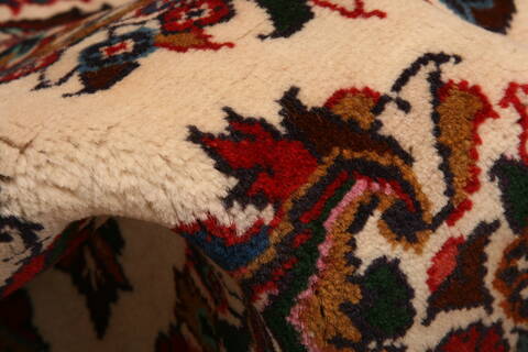 Sarouk Red Square Hand Knotted 87 X 89  Area Rug 100-23255 Image 1