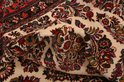 Sarouk Red Square Hand Knotted 87 X 89  Area Rug 100-23255 Image 2