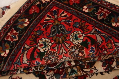 Sarouk Red Square Hand Knotted 87 X 89  Area Rug 100-23255 Image 3
