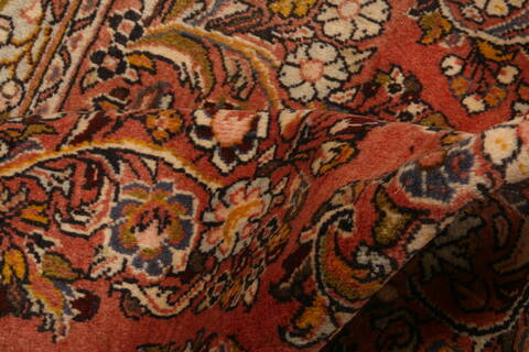 Sarouk Red Hand Knotted 85 X 87  Area Rug 100-23265 Image 2