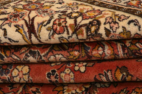 Sarouk Red Hand Knotted 85 X 87  Area Rug 100-23265 Image 6