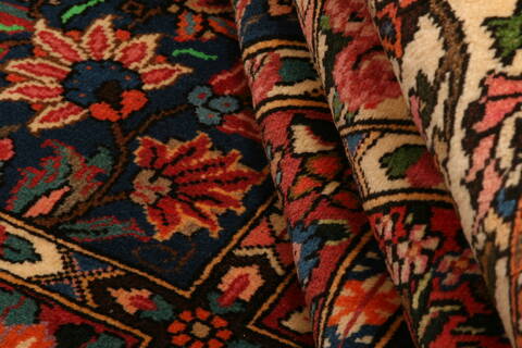 Bakhtiar Red Hand Knotted 69 X 97  Area Rug 100-23319 Image 3