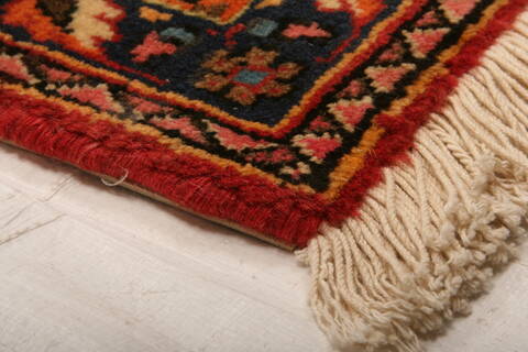 Bakhtiar Red Hand Knotted 69 X 97  Area Rug 100-23319 Image 8