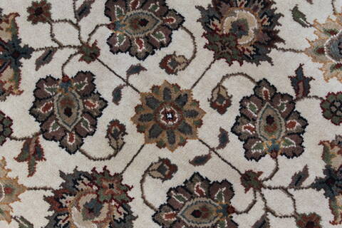 Kashmir Beige Round Hand Knotted 51 X 51  Area Rug 250-23405 Image 3