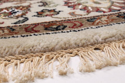 Kashmir Beige Round Hand Knotted 51 X 51  Area Rug 250-23405 Image 4