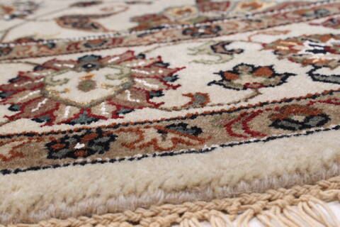 Kashmir Beige Round Hand Knotted 51 X 51  Area Rug 250-23405 Image 5