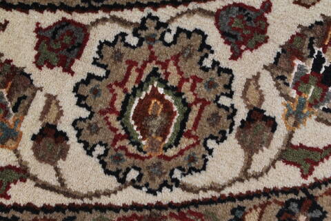 Kashmir Beige Round Hand Knotted 51 X 51  Area Rug 250-23405 Image 7