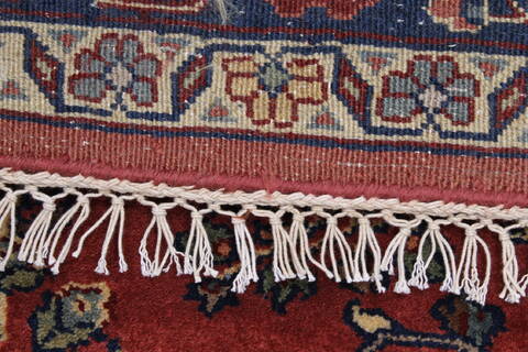 Sarouk Red Octagon Hand Knotted 50 X 50  Area Rug 250-23412 Image 1