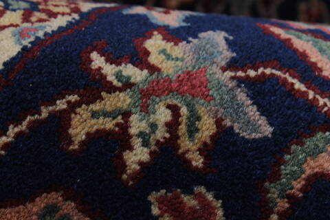 Sarouk Red Octagon Hand Knotted 50 X 50  Area Rug 250-23412 Image 9