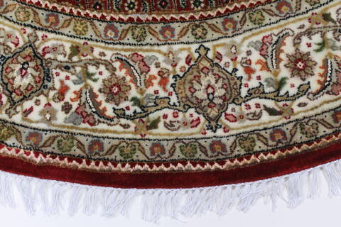 Kashmir Red Round Hand Knotted 51 X 51  Area Rug 250-23415 Image 4