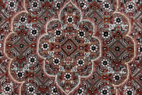 Tabriz Beige Round Hand Knotted 51 X 51  Area Rug 250-23425 Image 4