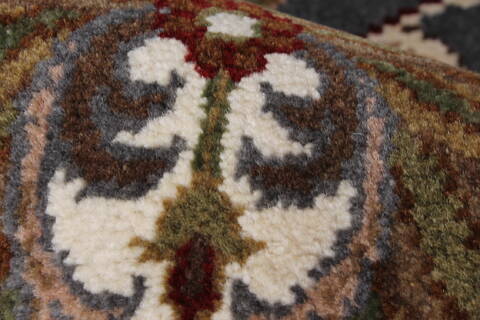 Kashan Grey Round Hand Knotted 50 X 50  Area Rug 250-23433 Image 7