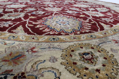 Semnan Red Round Hand Knotted 50 X 50  Area Rug 250-23454 Image 2