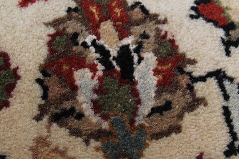 Kashmar Beige Round Hand Knotted 52 X 52  Area Rug 250-23460 Image 8