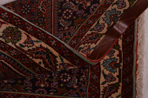 Bidjar Red Hand Knotted 24 X 35  Area Rug 100-23471 Image 6