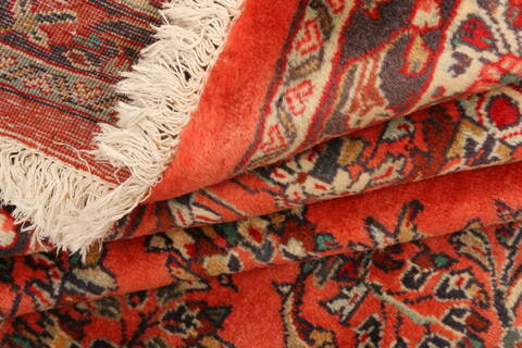 Sarouk Red Square Hand Knotted 70 X 72  Area Rug 100-23481 Image 3