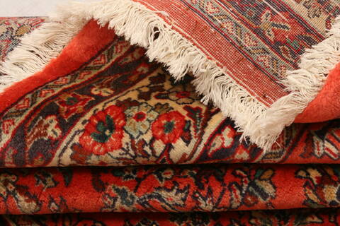 Sarouk Red Square Hand Knotted 70 X 72  Area Rug 100-23481 Image 4