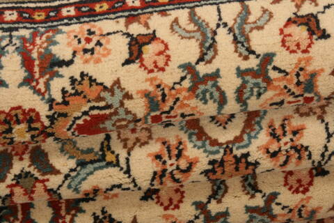 Sarouk Beige Runner Hand Knotted 28 X 108  Area Rug 100-23492 Image 5