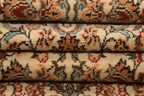 Sarouk Beige Runner Hand Knotted 28 X 108  Area Rug 100-23492 Image 6