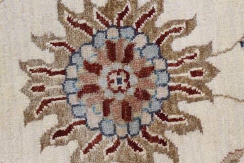 Chobi Beige Round Hand Knotted 61 X 62  Area Rug 250-23503 Image 7