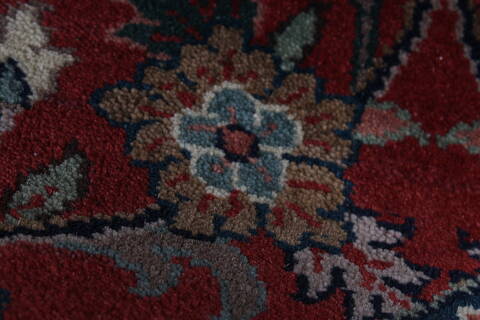 Kashan Red Round Hand Knotted 61 X 61  Area Rug 250-23529 Image 10