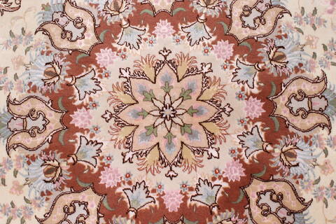 Tabriz White Round Hand Knotted 67 X 67  Area Rug 250-23604 Image 6