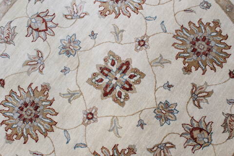 Chobi Beige Round Hand Knotted 511 X 511  Area Rug 250-23636 Image 4