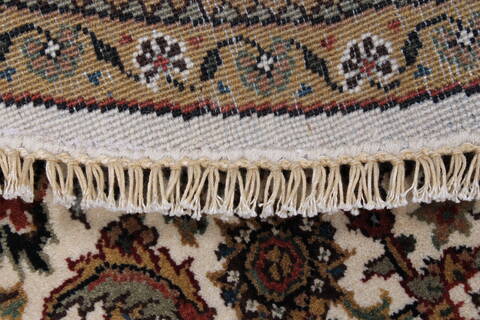 Herati Beige Round Hand Knotted 60 X 60  Area Rug 250-23670 Image 2