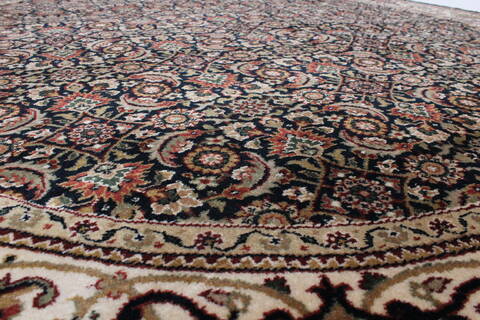 Herati Black Round Hand Knotted 60 X 60  Area Rug 250-23683 Image 1