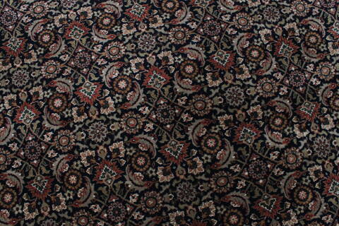 Herati Black Round Hand Knotted 60 X 60  Area Rug 250-23683 Image 3