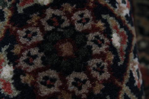 Herati Black Round Hand Knotted 60 X 60  Area Rug 250-23683 Image 6
