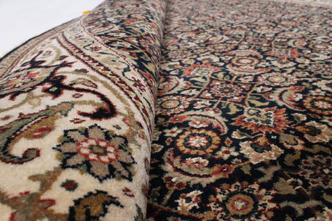 Herati Black Round Hand Knotted 60 X 60  Area Rug 250-23683 Image 8
